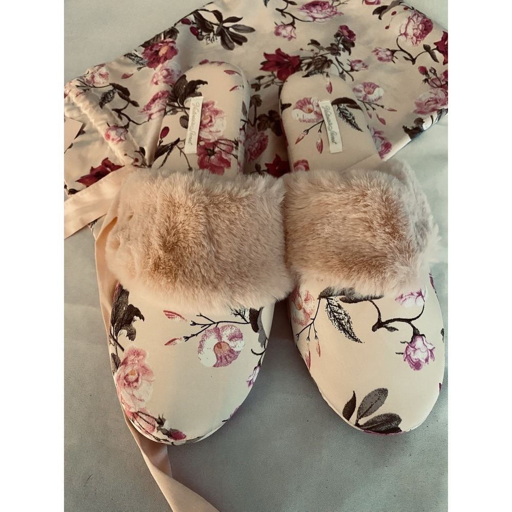 VICTORIAS SECRET SIGNATURE SATIN FLORAL FAUX  SLIPPERS WITH  MATCHING DUST BAG L